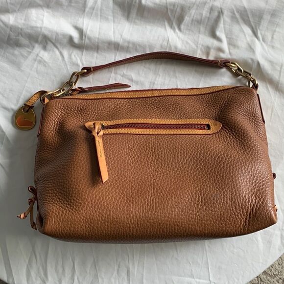 Dooney & Bourke pebbled leather shoulder bag - Picture 1 of 8